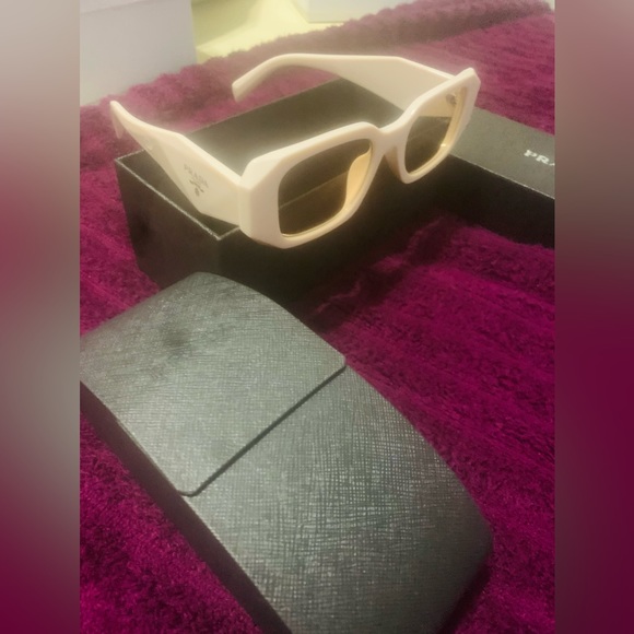 Brand new womens prada - Picture 6 of 6